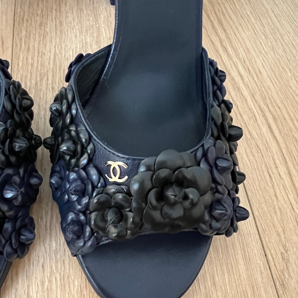 Chanel Black Heeled Floral Embellished Heels - Picture 3 of 8